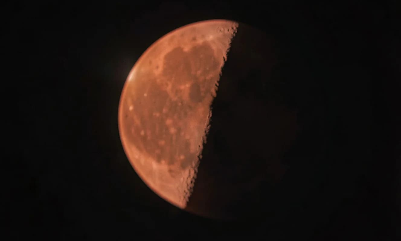 El mejor eclipse lunar hasta 2028 será el 27 de agosto: ¿Cómo ver la 'casi luna de sangre'?