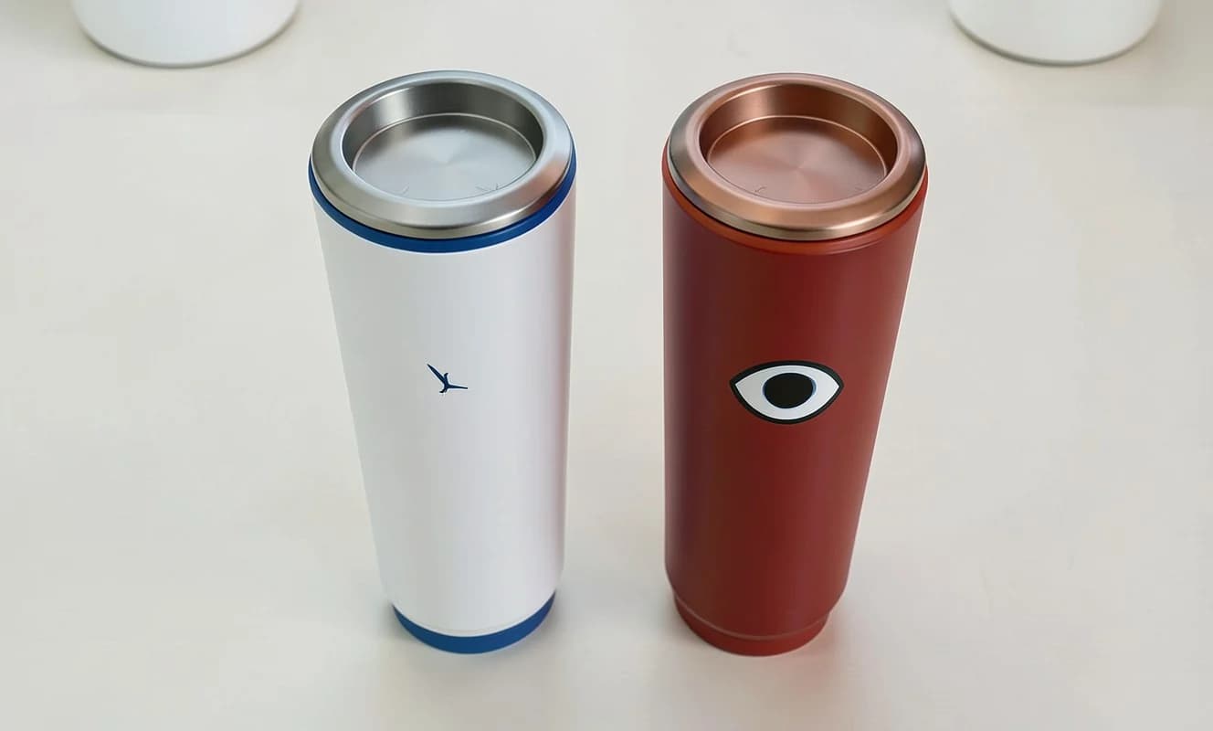 ガンダムとシャア専用ザクIIが「STRICT-G thermo mug」に、タンブラー型デザインで登場