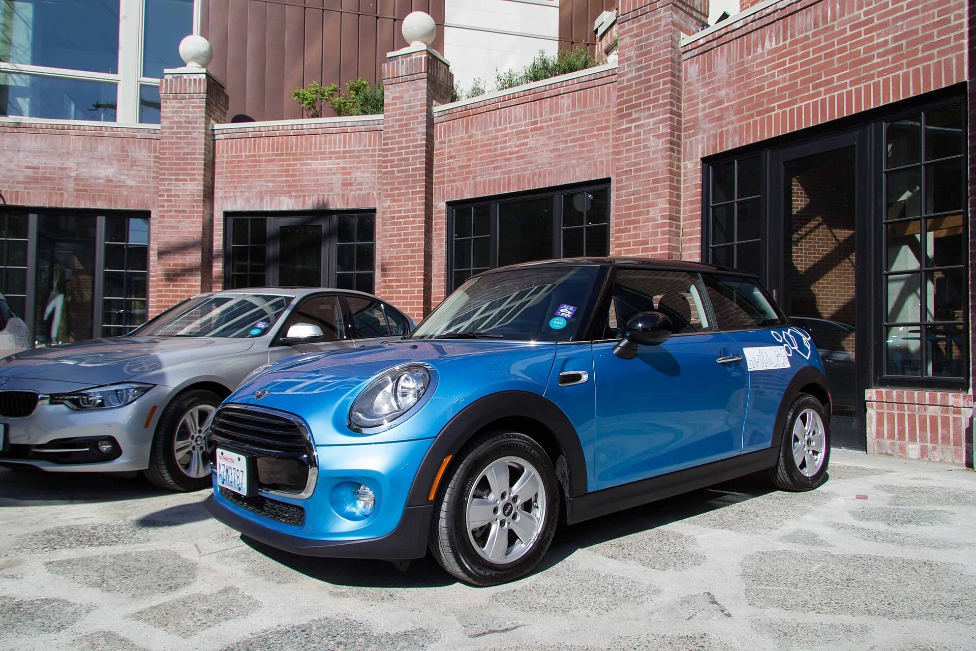 新車の多くが四輪駆動である理由