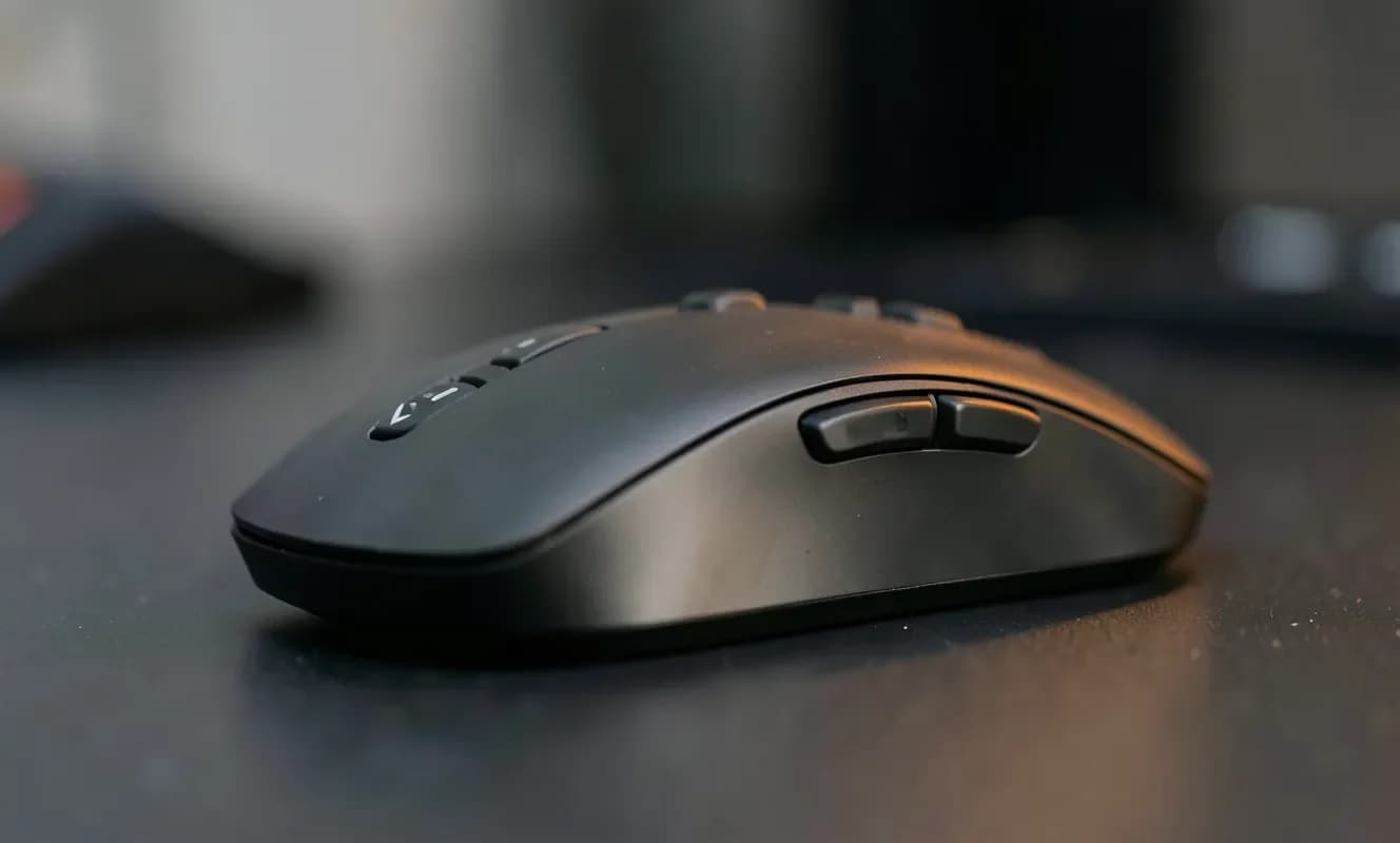 Razer Naga V3 Pro: 23 Programlanabilir Tuşlu MMO Fare