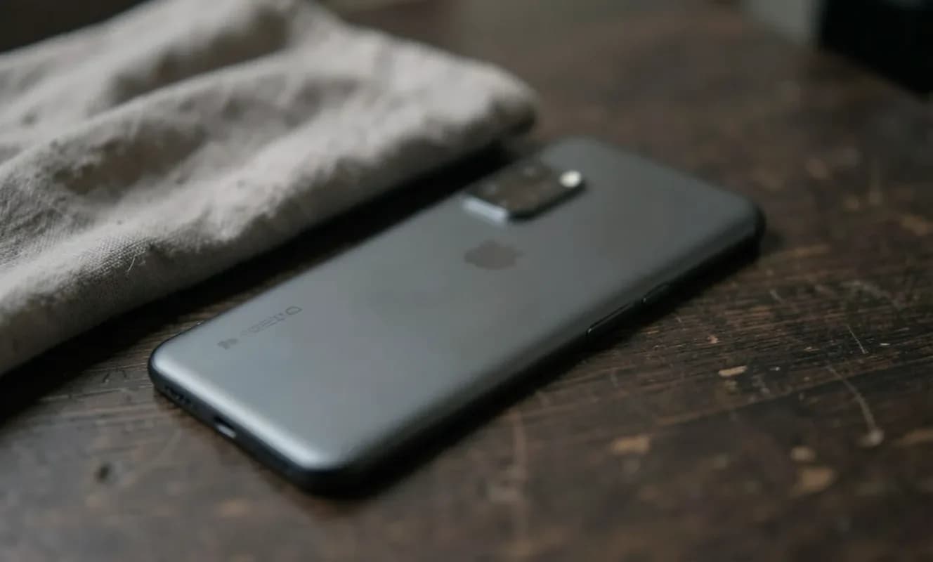 Samsung Galaxy S27 Ultra sızıntısı: iPhone tarzı kamera çubuğu tartışma yarattı
