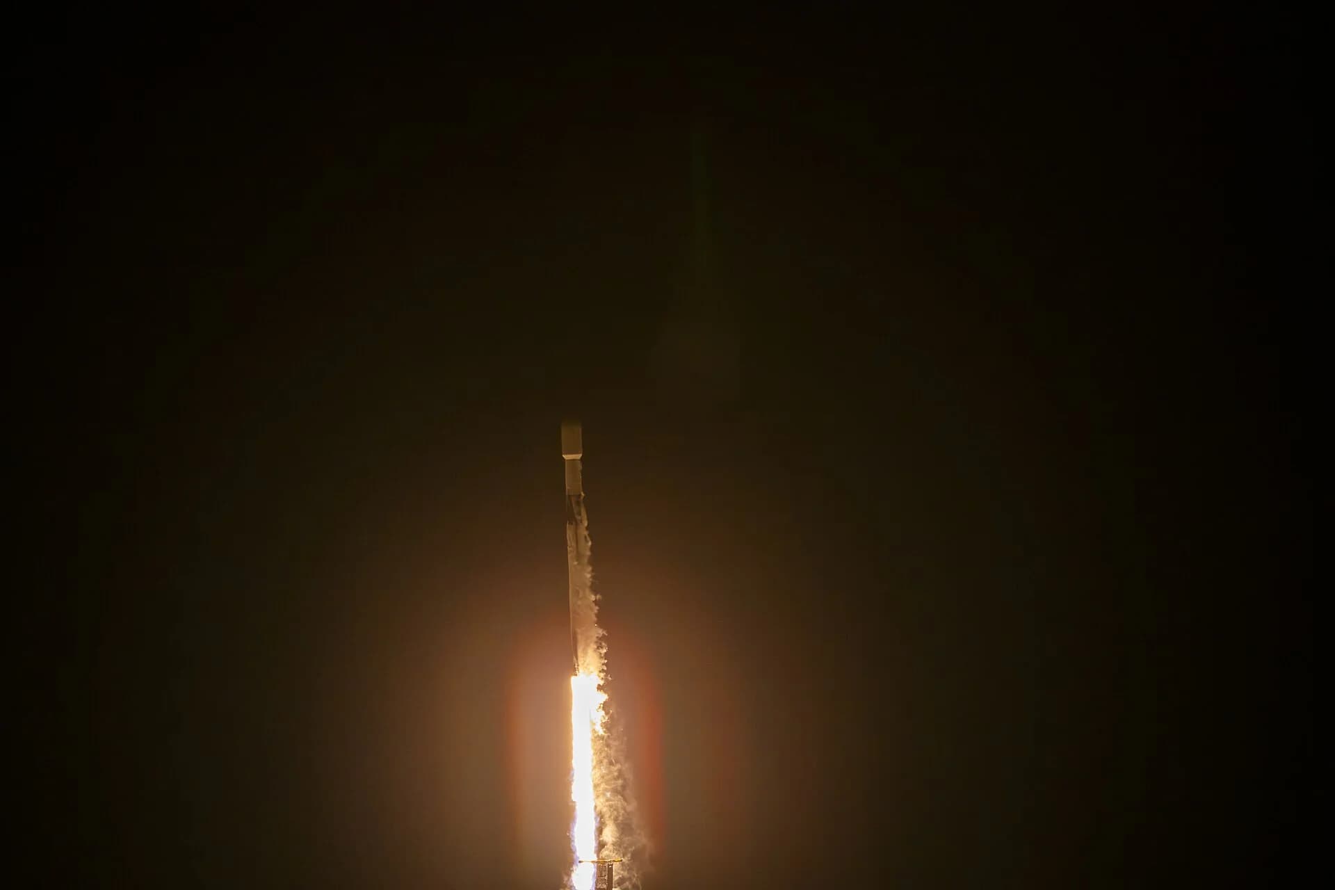 SpaceX、Vandenbergから27機のStarlink衛星を打ち上げ