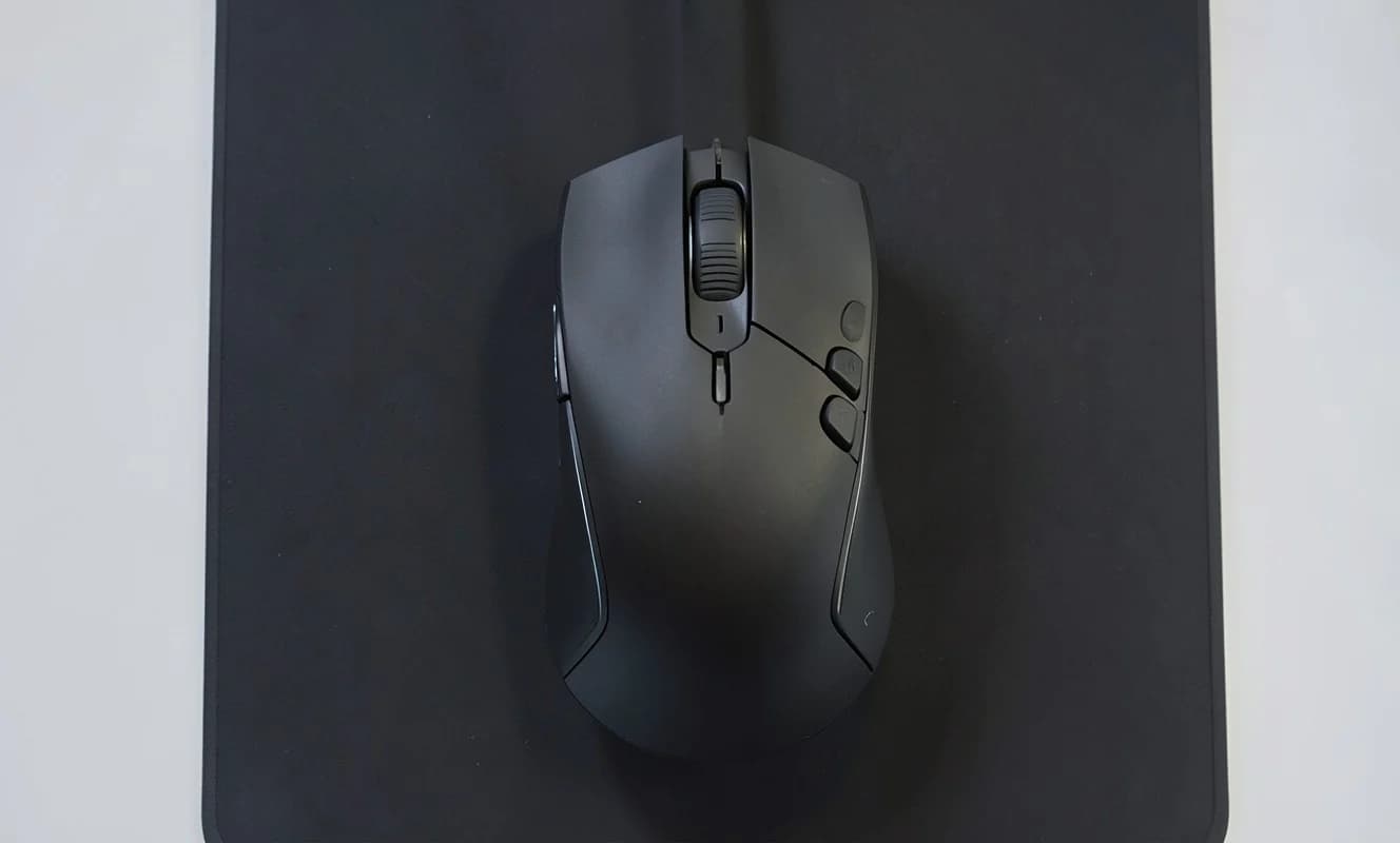 Razer Basilisk V4 Pro duyuruldu: Focus Pro 50K Gen-3 sensör, HyperScroll Tilt Wheel Gen-2 ve 8000 Hz HyperSpeed Wireless Gen-2