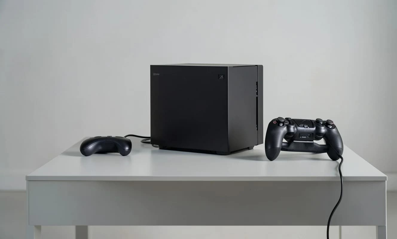 PlayStation Plus Ekim 2026 ücretsiz oyunları: F1 25, Hello Neighbor ve Digiboku Chikyū Bōeigun 2